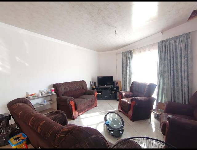 3 BEDROOM FREESTANDING FOR SALE IN JOUBERTON